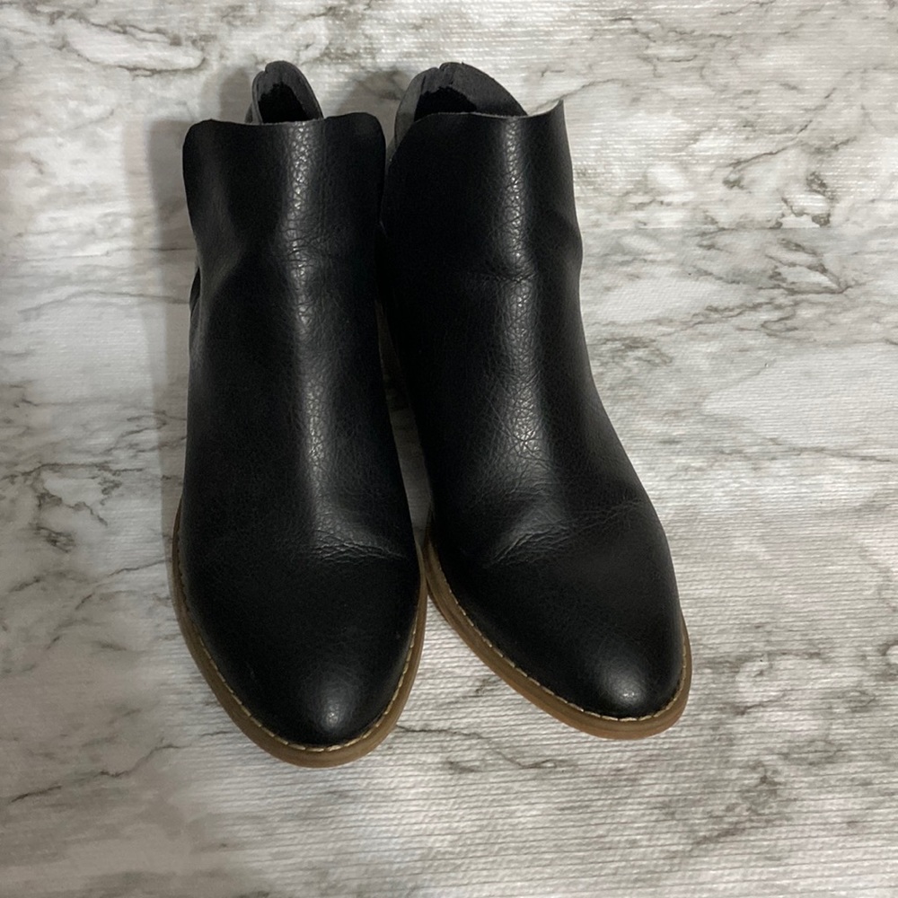 Universal Thread Booties ,Size 10 - image 2